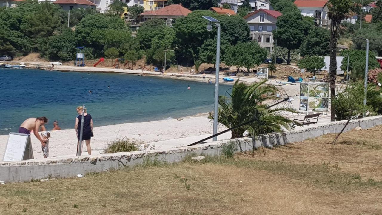 Babaloo Beach Apartments Gornji Karin Exteriér fotografie